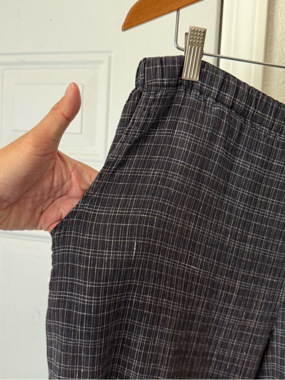 FLAX dark grey black white windowpane plaid linen pull on wide leg cropped pants - Picture 3 of 5